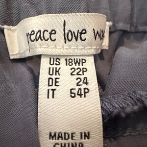 NWOT PEACE LOVE WORLD CARGO PANTS SZ 18WP BLUE